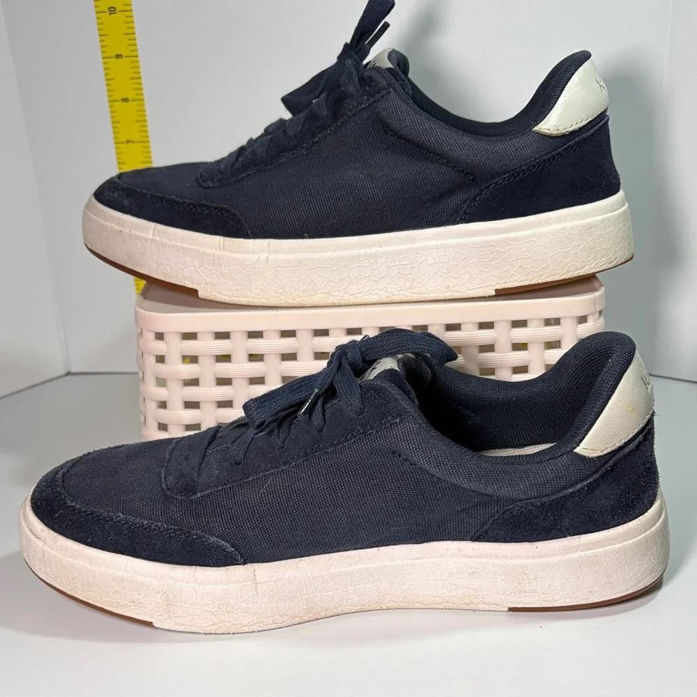 Men's 8w women’s 9.5w fits more like a 9 Navy‎ and White Casual Sneakers fc5